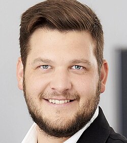 Bernhard Elnrieder Bernhard Elnrieder